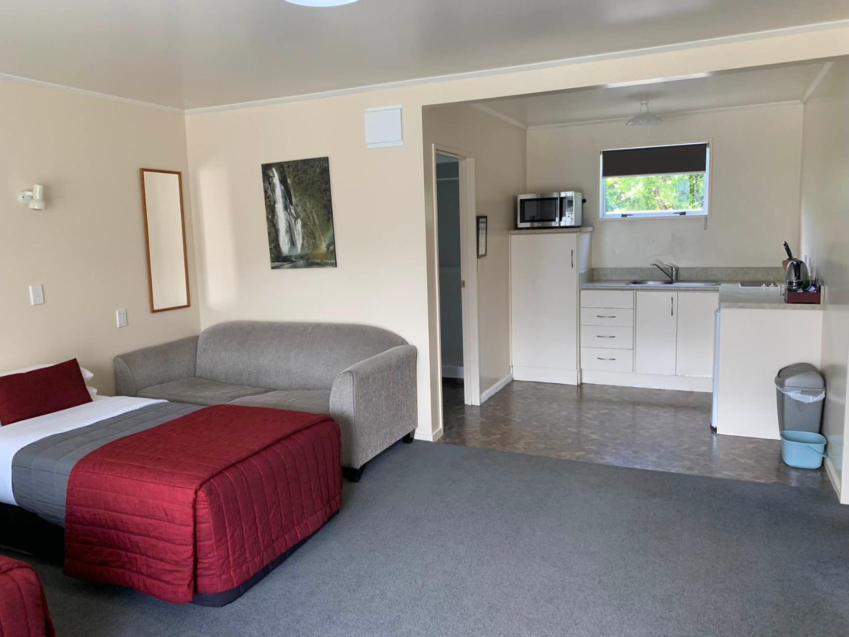 Amber Court Motel Te Anau Exterior foto