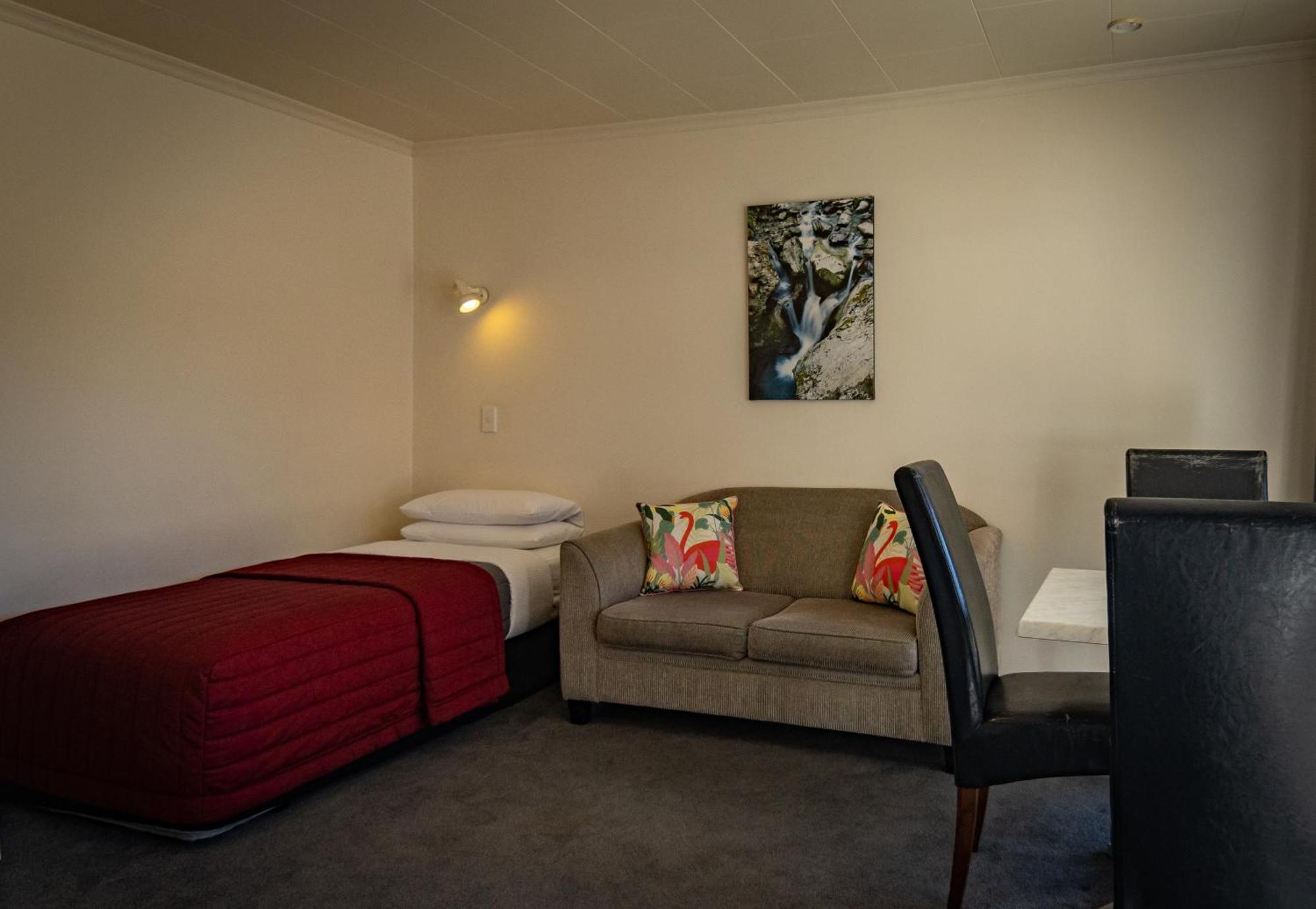 Amber Court Motel Te Anau Exterior foto